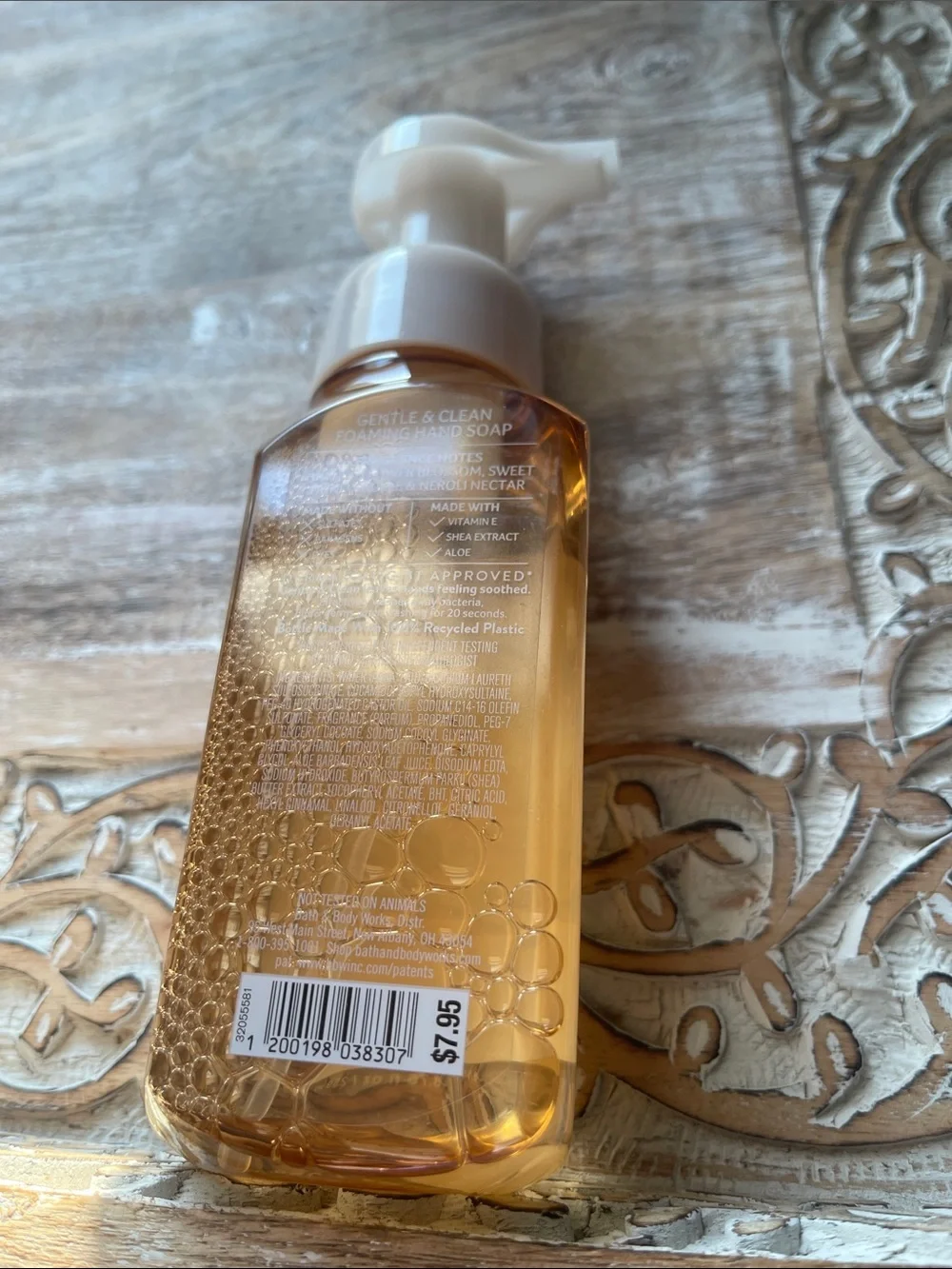 Bath & Body Works Backyard Honeysuckle Foaming Hand Soap - Amber & Cream